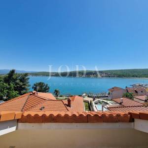 Apartman s pogledom na more 60 m od plaže