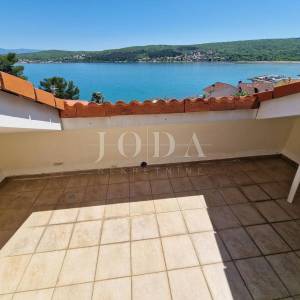 Apartman s pogledom na more 60 m od plaže