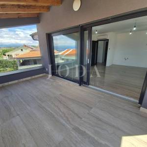 Apartman s prekrasnim pogledom na more u Malinskoj