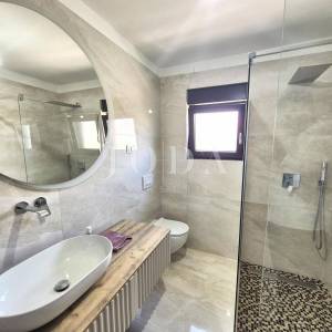 Apartman s prekrasnim pogledom na more u Malinskoj