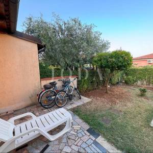 Apartman s velikim vrtom,Novigrad