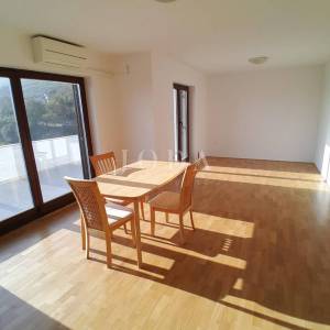 Apartman sa bazenom