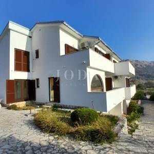 Apartman sa bazenom