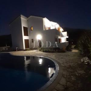 Apartman sa bazenom