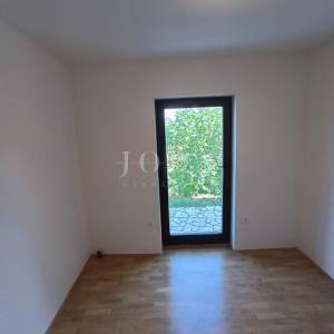 Apartman sa bazenom