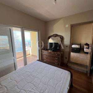 Apartman sa parkingom na samom moru