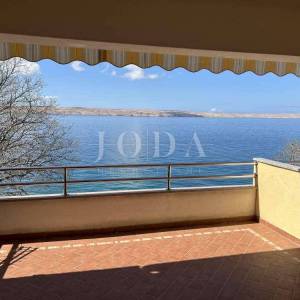 Apartman sa parkingom na samom moru