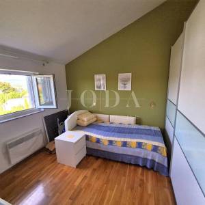 Apartman u drugom redu s otvorenim pogledom