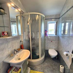 Apartman u drugom redu s otvorenim pogledom
