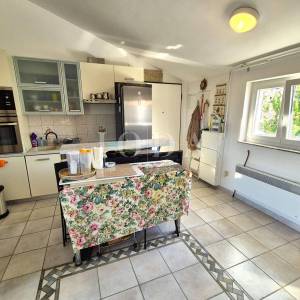 Apartman u drugom redu s otvorenim pogledom