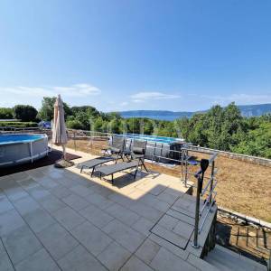 Apartman u prizemlju s pogledom na more