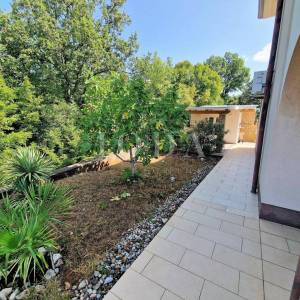Apartman u prizemlju s pogledom na more