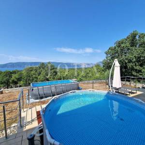 Apartman u prizemlju s pogledom na more