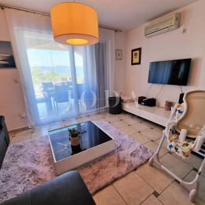 Apartman u prizemlju s pogledom na more