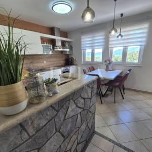 Apartman u prizemlju s pogledom na more