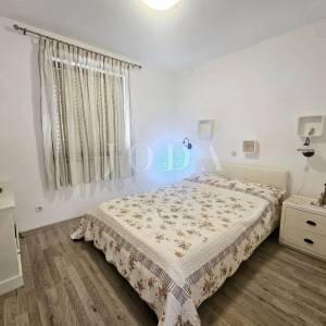 Apartman u prizemlju s velikom okućnicom