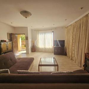 Apartman u prizemlju s velikom okućnicom