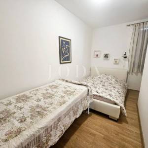 Apartman u prizemlju s velikom okućnicom