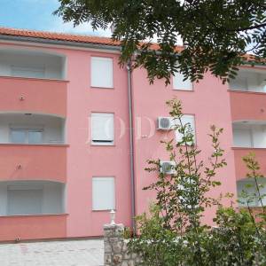 Apartmanska kuća sa šest opremljenih apartmana