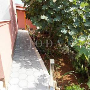 Apartmanska kuća sa šest opremljenih apartmana