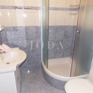 Apartmanska kuća sa šest opremljenih apartmana