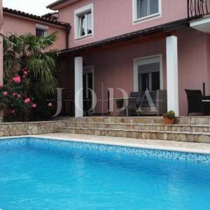 Apartmanska kuća