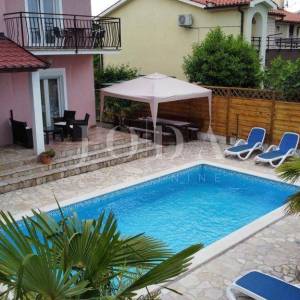 Apartmanska kuća