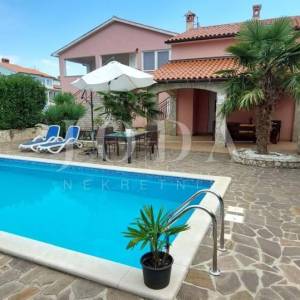 Apartmanska kuća