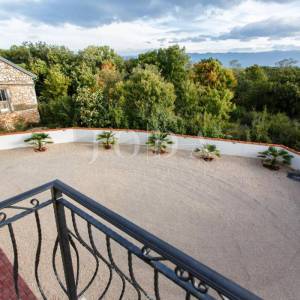 Apartmanska vila sa 6 apartmana s pogledom na more