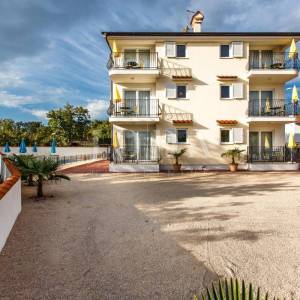 Apartmanska vila sa 6 apartmana s pogledom na more