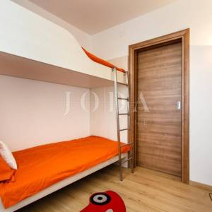 Apartmanska vila sa 6 apartmana s pogledom na more
