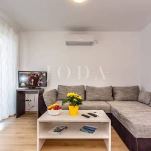 Apartmanska vila sa 6 apartmana s pogledom na more
