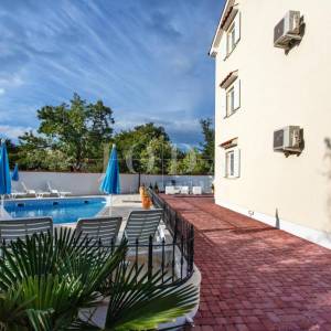Apartmanska vila sa 6 apartmana s pogledom na more