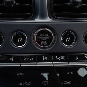 Aston Martin DBS Superleggera 5.2 V12