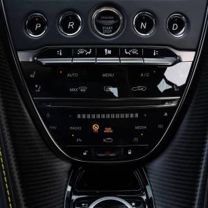 Aston Martin DBS Superleggera 5.2 V12