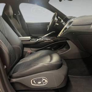 Aston Martin DBX AM8 550PS