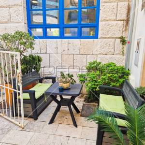 Atraktivan poslovni prostor u centru Malog Lošinja, nedaleko od mora