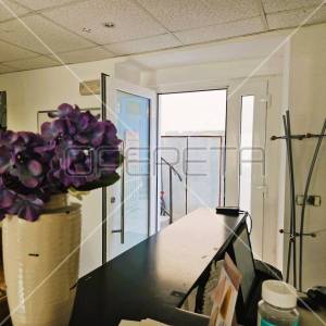 Atraktivan poslovni prostor u centru Malog Lošinja, nedaleko od mora