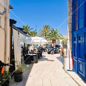 Atraktivan poslovni prostor u centru Malog Lošinja, nedaleko od mora