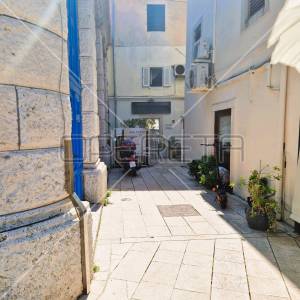 Atraktivan poslovni prostor u centru Malog Lošinja, nedaleko od mora