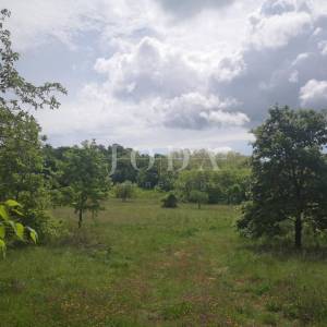 ATRAKTIVNO građevinsko zemljište,LABIN zona Villa