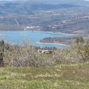 Atraktivno građevinsko zemljište - pogled na jezero Butoniga