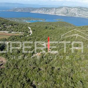 Atraktivno poljoprivredno zemljište 9400m2, nedaleko od mora, Pupnat, Korčula