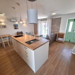 Autentična kamena kuća s okućnicom, Dobrinj - otok Krk