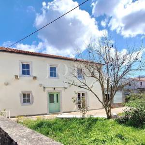 Autentična kamena kuća s okućnicom, Dobrinj - otok Krk