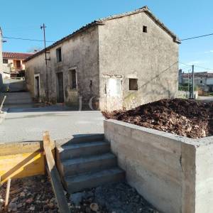 Barban, okolica, dvije kuće za adaptaciju sa bazenom