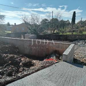 Barban, okolica, dvije kuće za adaptaciju sa bazenom