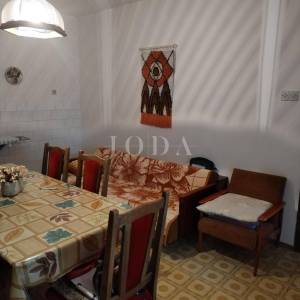 Barban, okolica, obiteljska kuća sa pogledom na more