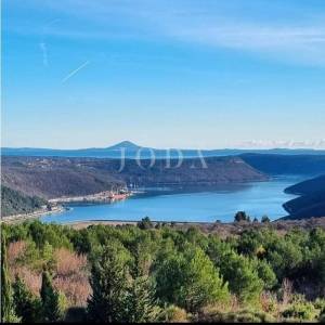 Barban, okolica, obiteljska kuća sa pogledom na more