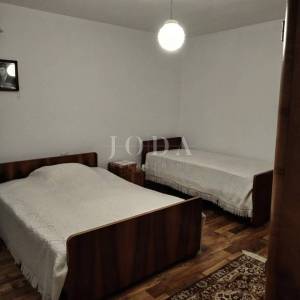 Barban, okolica, obiteljska kuća sa pogledom na more